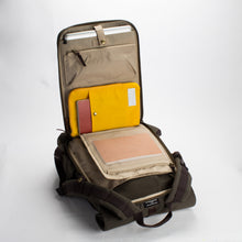 Lade das Bild in den Galerie-Viewer, Rucksack mittel recycelte PET-Flaschen-Rucksäcke und Umhängetaschen-PropertyOf-Lederhaus Schliesselberger