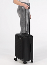 Lade das Bild in den Galerie-Viewer, Reisetrolley klein Polycarbonat (inkl. integrierter USB-Ladestation)-Reisegepäck-Samsonite-Lederhaus Schliesselberger