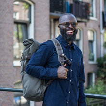 Lade das Bild in den Galerie-Viewer, Rucksack groß recycelte PET-Flaschen-Rucksäcke und Umhängetaschen-PropertyOf-Lederhaus Schliesselberger