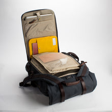 Lade das Bild in den Galerie-Viewer, Rucksack groß recycelte PET-Flaschen-Rucksäcke und Umhängetaschen-PropertyOf-Lederhaus Schliesselberger