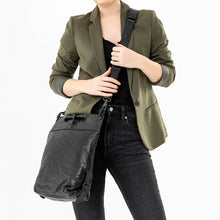 Lade das Bild in den Galerie-Viewer, Damentasche Premium-Rindleder modern-Rucksäcke und Umhängetaschen-Aunts & Uncles-Lederhaus Schliesselberger