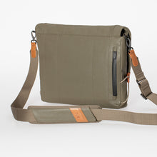 Lade das Bild in den Galerie-Viewer, Sportliche Umhängetasche Baumwollgewebe wasserabweisend-Rucksäcke und Umhängetaschen-Aunts & Uncles-Lederhaus Schliesselberger
