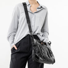 Lade das Bild in den Galerie-Viewer, Damentasche Premium-Rindleder modern 2-Rucksäcke und Umhängetaschen-Aunts & Uncles-Lederhaus Schliesselberger