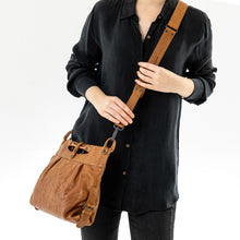 Lade das Bild in den Galerie-Viewer, Damentasche Premium-Rindleder modern 2-Rucksäcke und Umhängetaschen-Aunts & Uncles-Lederhaus Schliesselberger