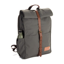 Lade das Bild in den Galerie-Viewer, Propertyof Rucksack mittel "Alex"