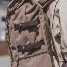 Lade das Bild in den Galerie-Viewer, Rucksack groß recycelte PET-Flaschen-Rucksäcke und Umhängetaschen-PropertyOf-Lederhaus Schliesselberger
